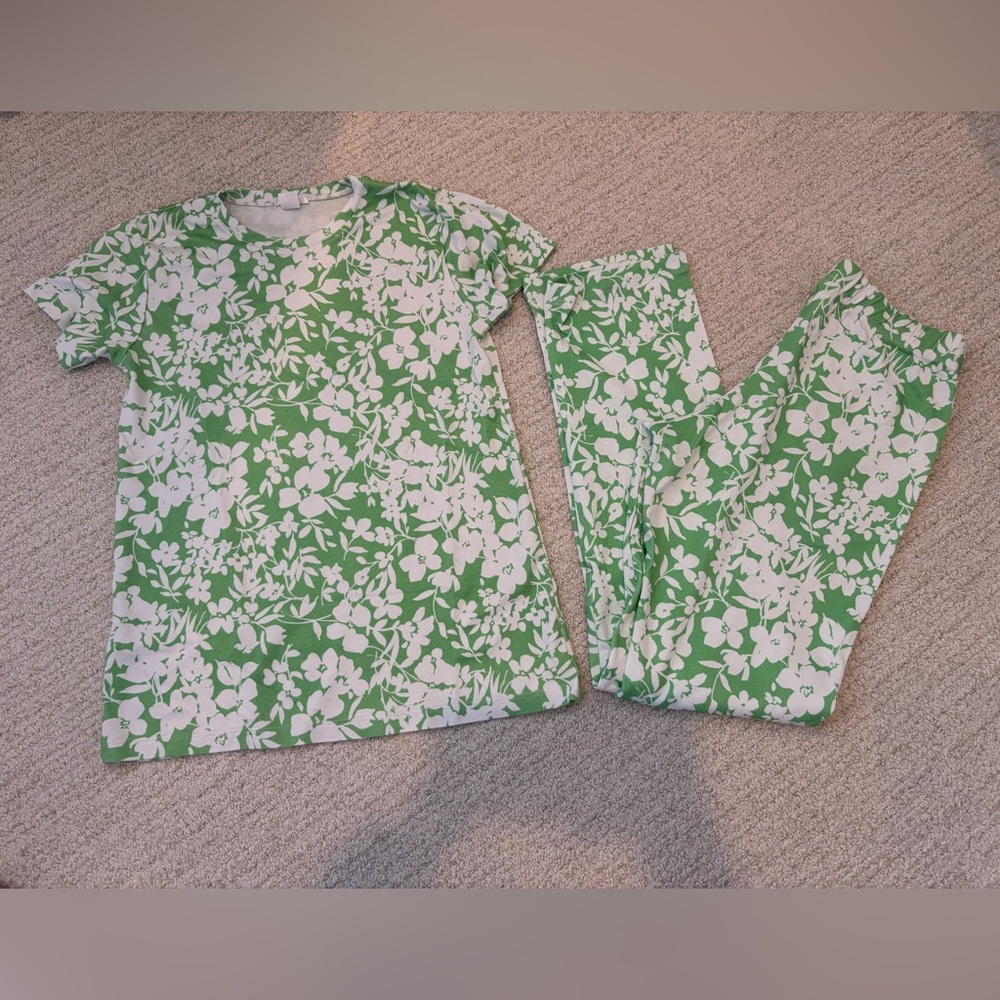 LAKE Women’s Green Floral Pajama Set